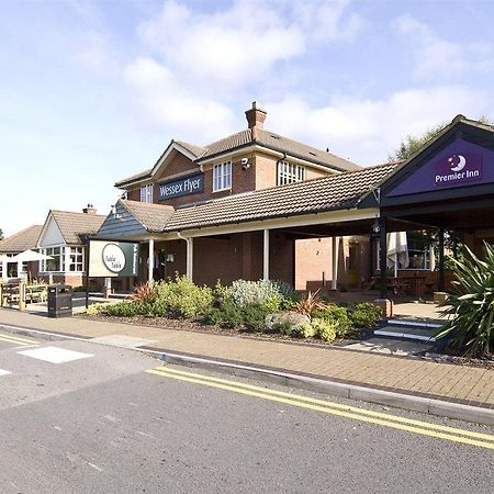 Premier Inn Bristol South Exterior photo