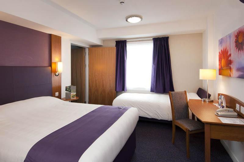 Premier Inn Bristol South Exterior photo
