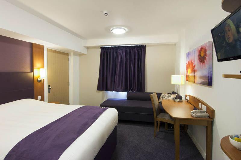 Premier Inn Bristol South Exterior photo